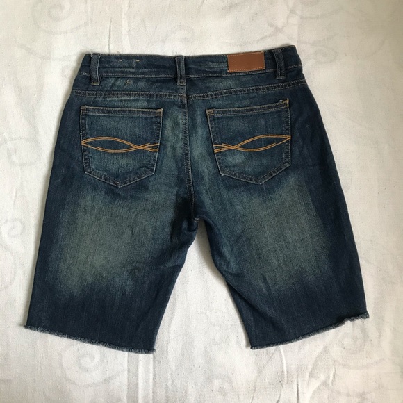 Bluenotes Medium-washed Bermuda Jean Shorts - Picture 2 of 4